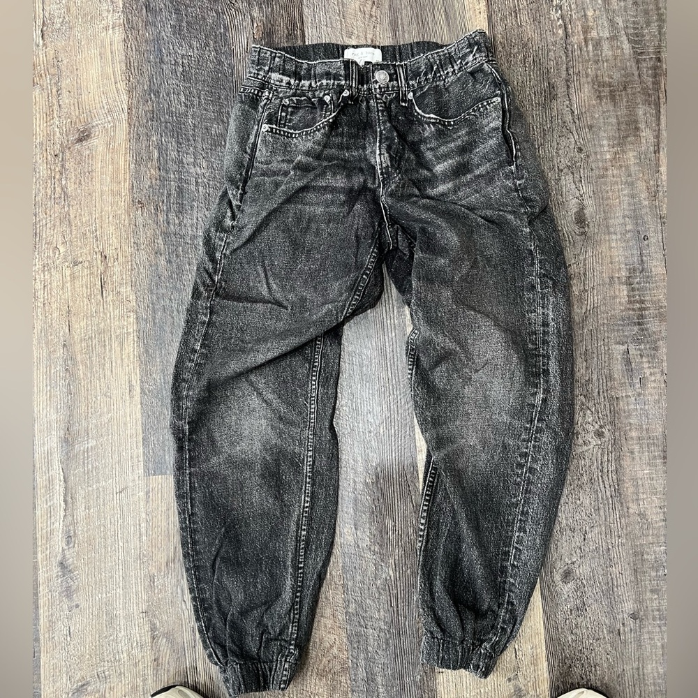 Rag & Bone Miramar Terry Jogger Pants size Small in Black wash
Great condition